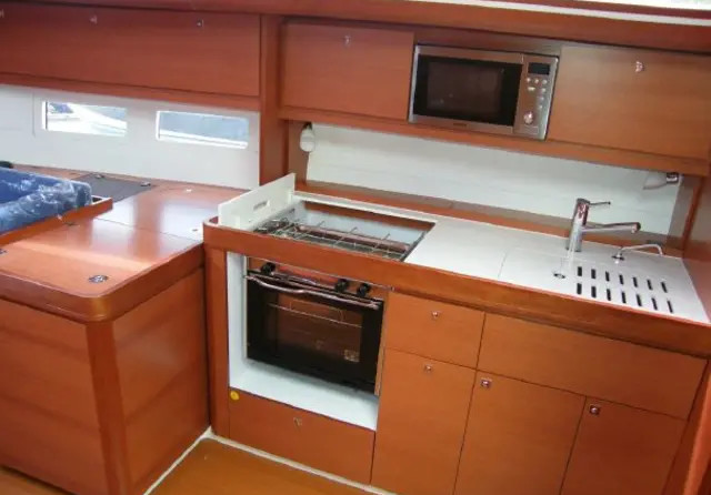Dufour 412