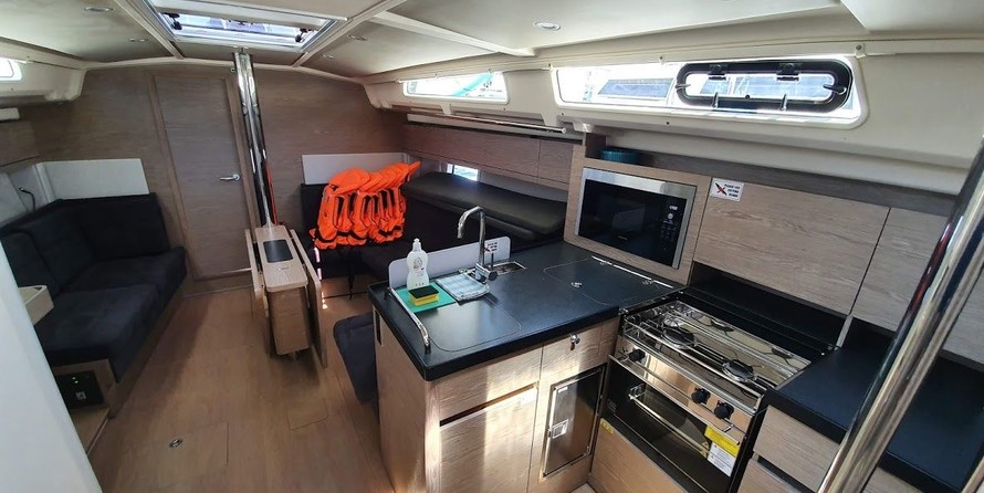 Hanse 418