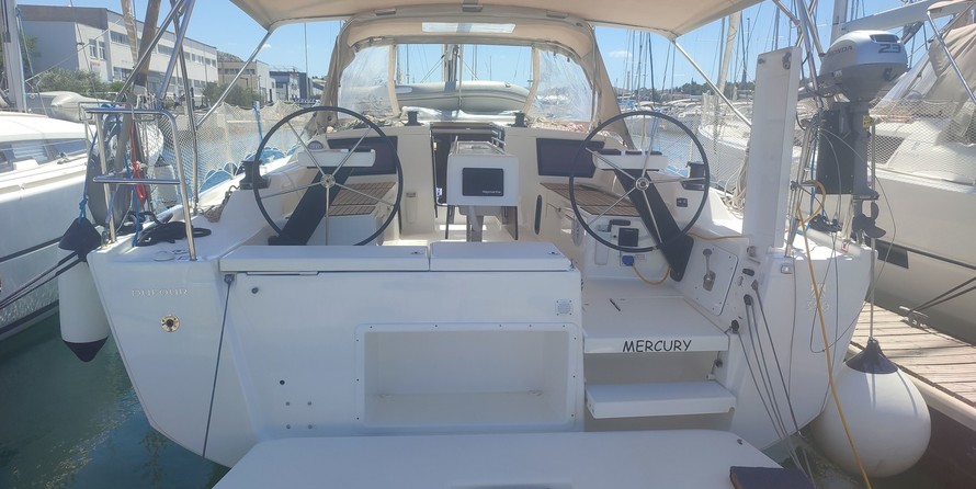 Dufour 390
