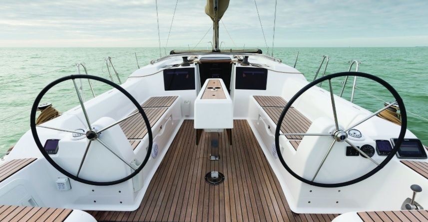 Dufour 382