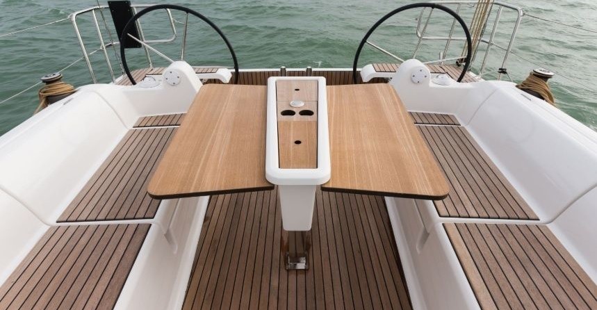 Dufour 382