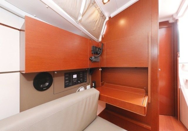 Beneteau Oceanis 35.1