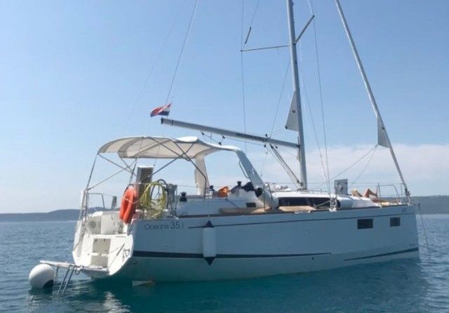 Beneteau Oceanis 35.1