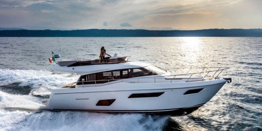 Ferretti 450