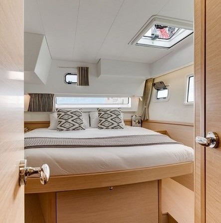 Fountaine Pajot Astréa 42