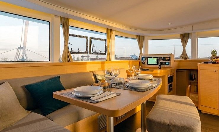 Fountaine Pajot Astréa 42