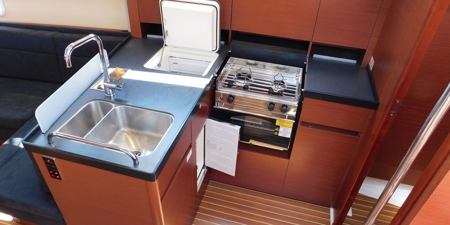 Hanse 418