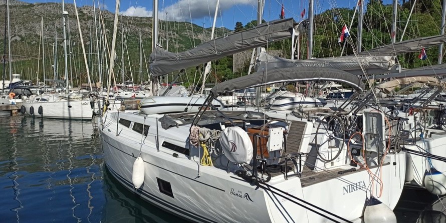 Hanse 418