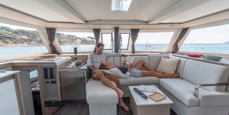 Fountaine Pajot Lucia 40