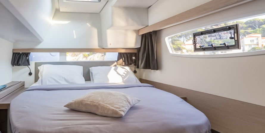 Fountaine Pajot Lucia 40