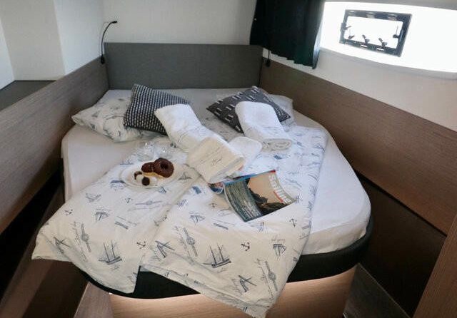 Fountaine Pajot Astréa 42