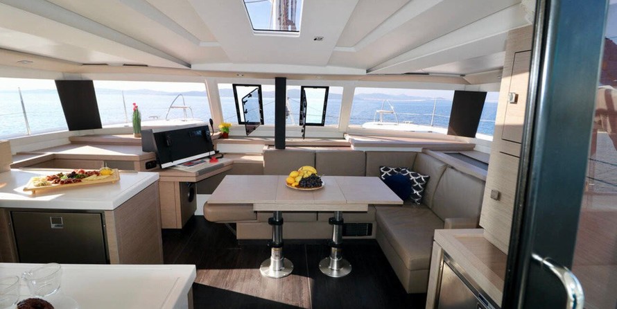 Fountaine Pajot Astréa 42