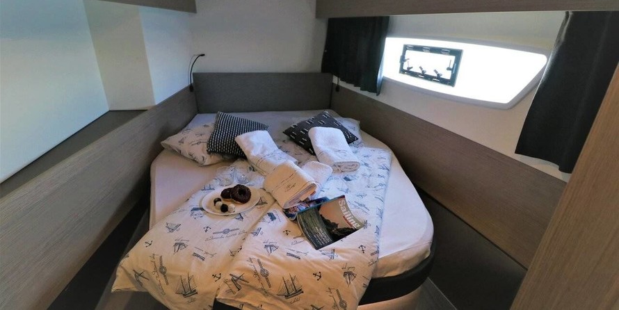 Fountaine Pajot Astréa 42