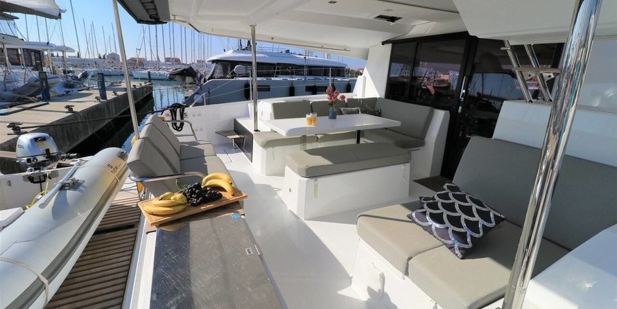 Fountaine Pajot Astréa 42