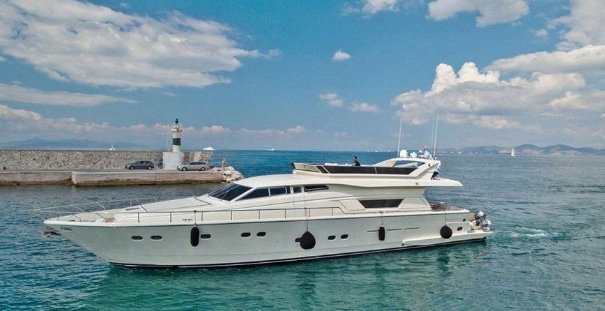 Ferretti 225