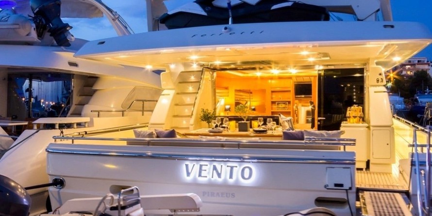 Ferretti 225