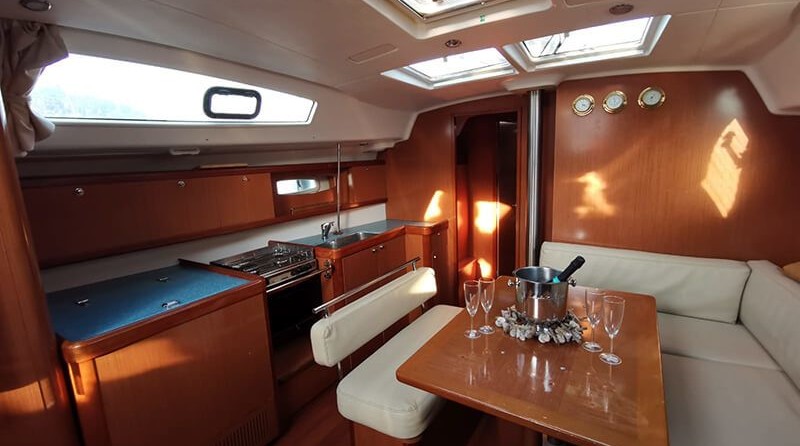 Beneteau Oceanis 43