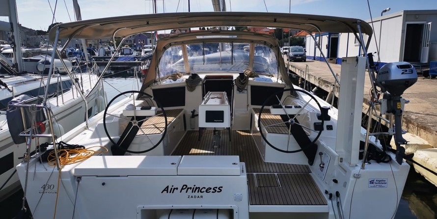 Dufour 430