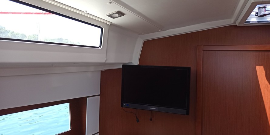 Beneteau Oceanis 38.1