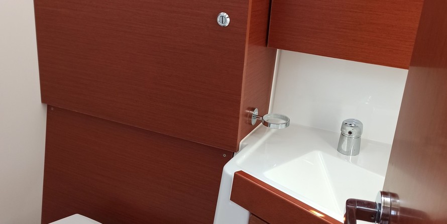 Beneteau Oceanis 38.1