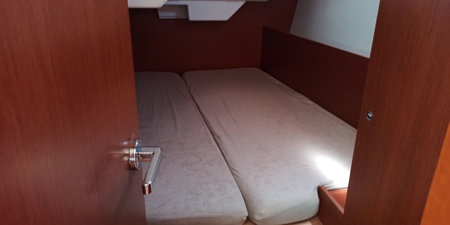 Beneteau Oceanis 38.1