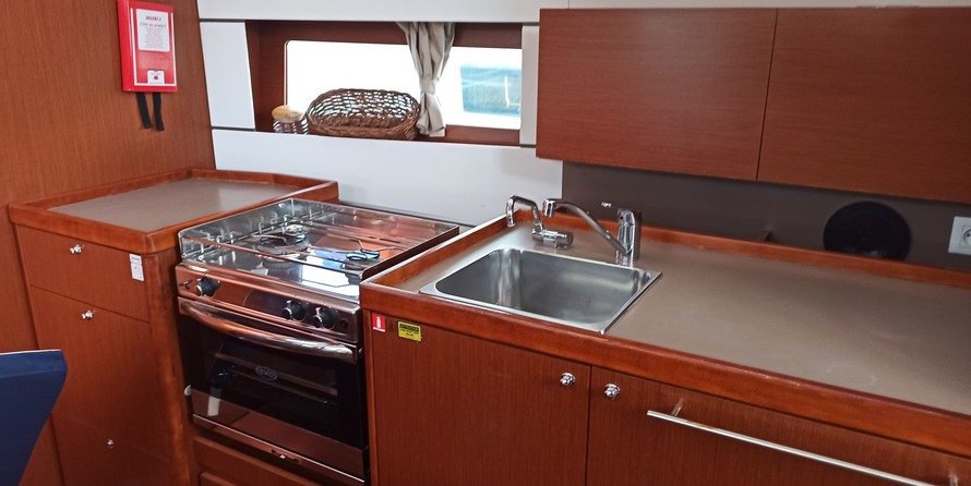 Beneteau Oceanis 38.1