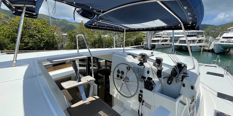 Fountaine Pajot Lucia 40