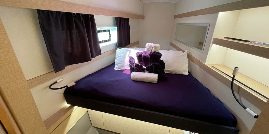 Fountaine Pajot Lucia 40