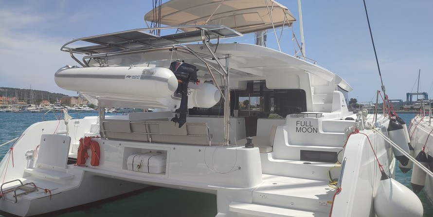 Fountaine Pajot Lucia 40
