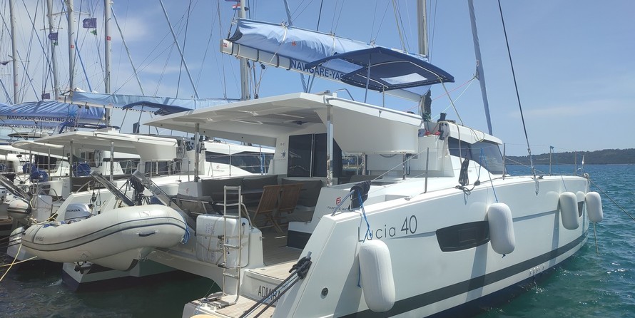Fountaine Pajot Lucia 40
