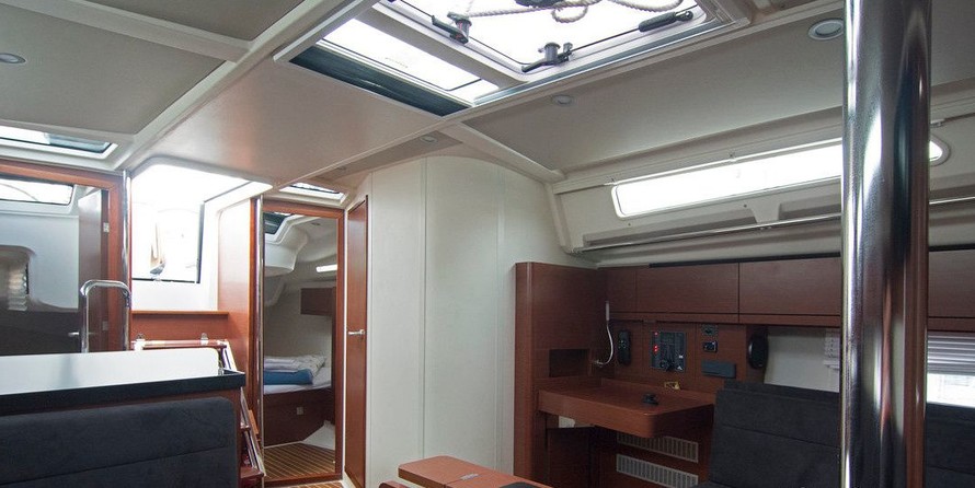 Hanse 418