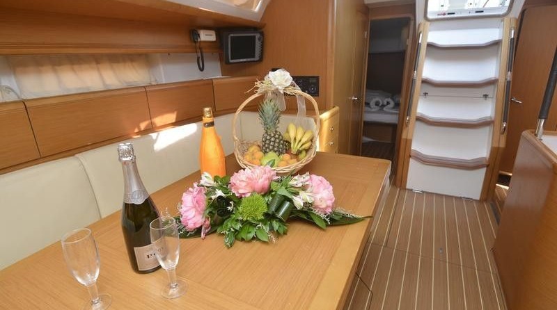 Jeanneau 53