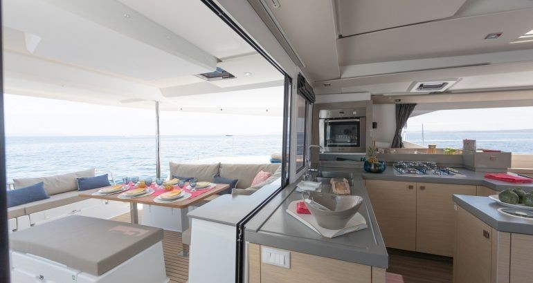 Fountaine Pajot Saona 47