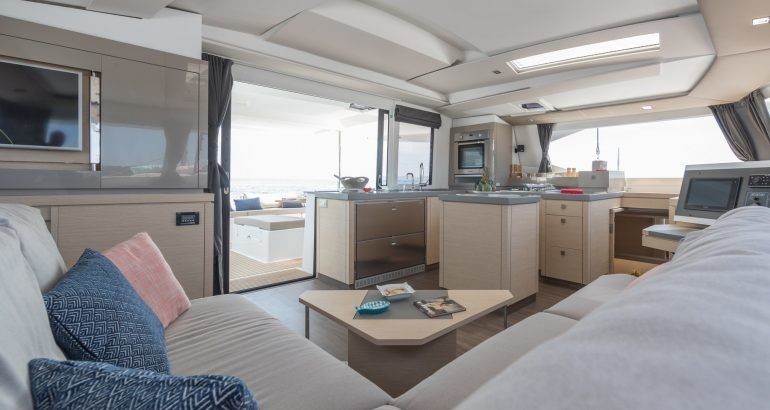 Fountaine Pajot Saona 47