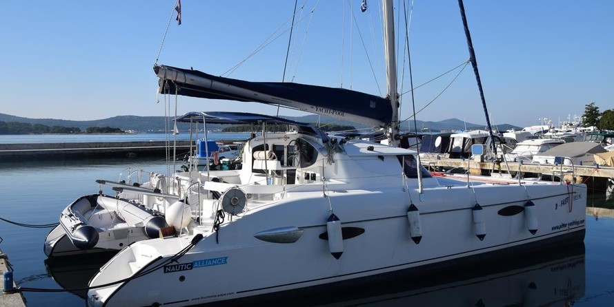 Fountaine Pajot Lavezzi 40