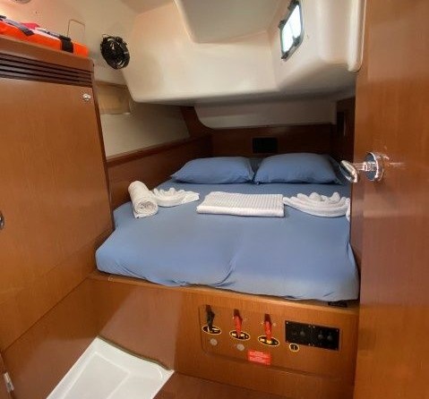 Beneteau Oceanis 43