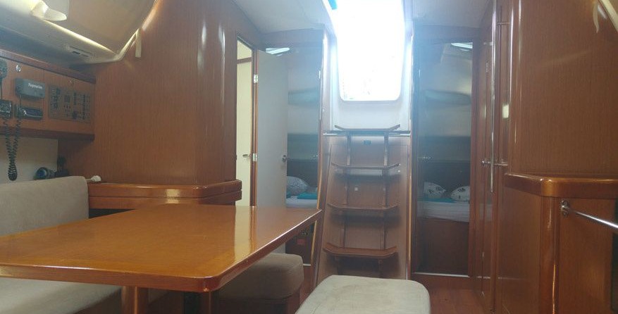 Beneteau Oceanis 43