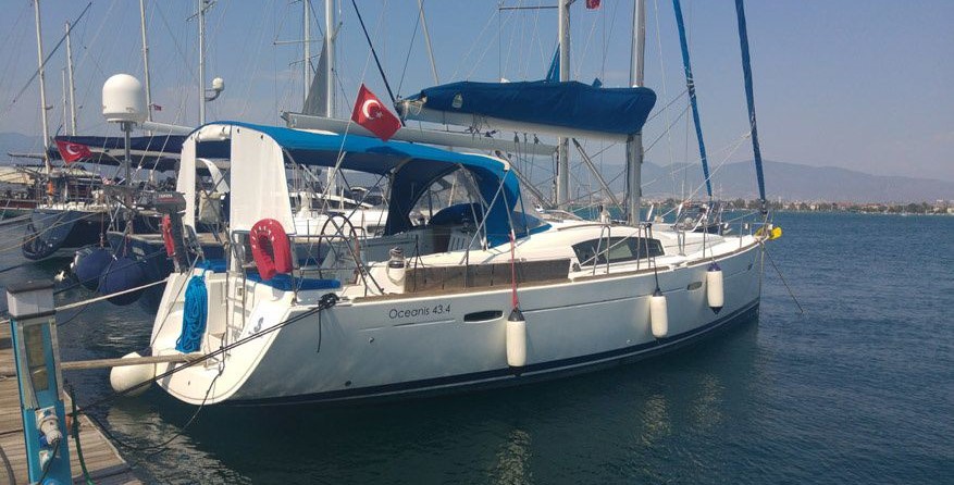 Beneteau Oceanis 43