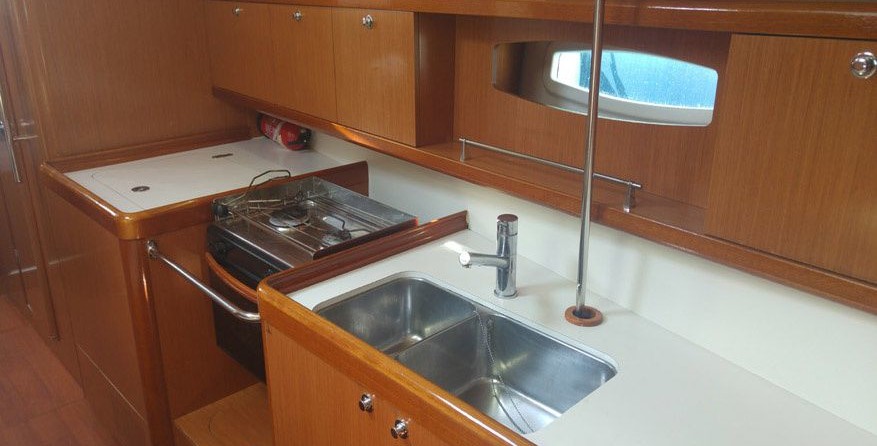 Beneteau Oceanis 43