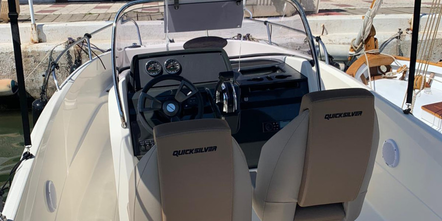 Quicksilver Activ 605 Open