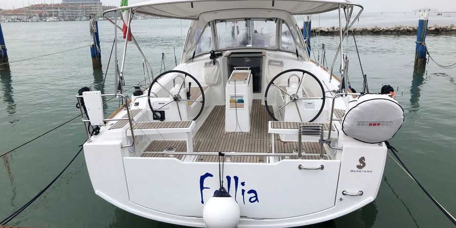 Beneteau Oceanis 38