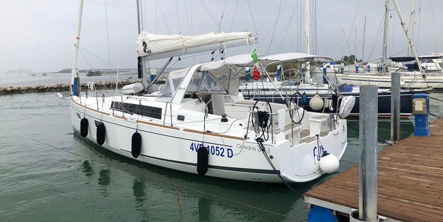 Beneteau Oceanis 38