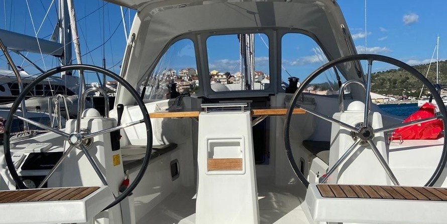 Beneteau Oceanis 35