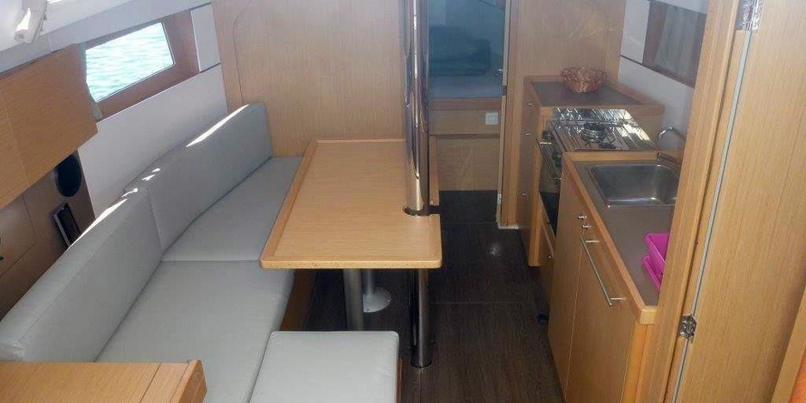 Beneteau Oceanis 35