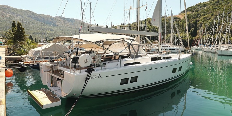 Hanse 548