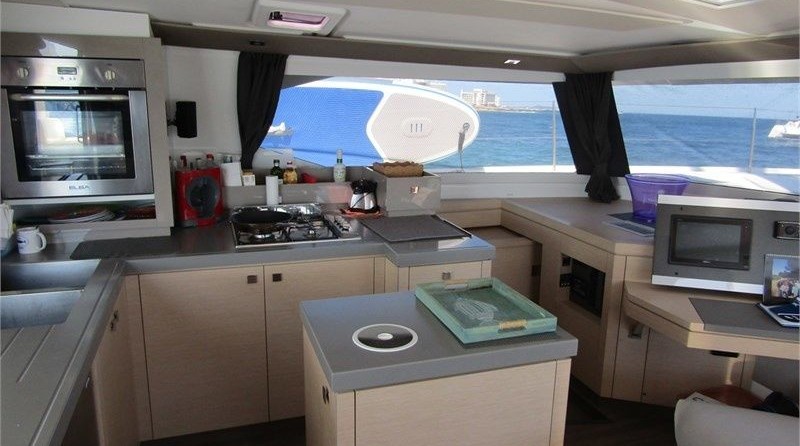 Fountaine Pajot Saona 47