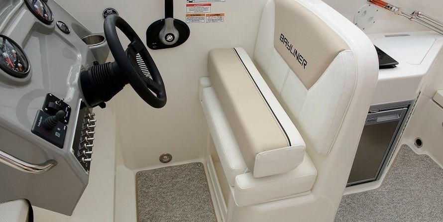 Bayliner 742 Cuddy
