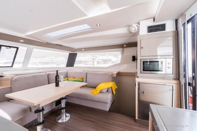 Fountaine Pajot Saona 47