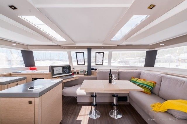 Fountaine Pajot Saona 47