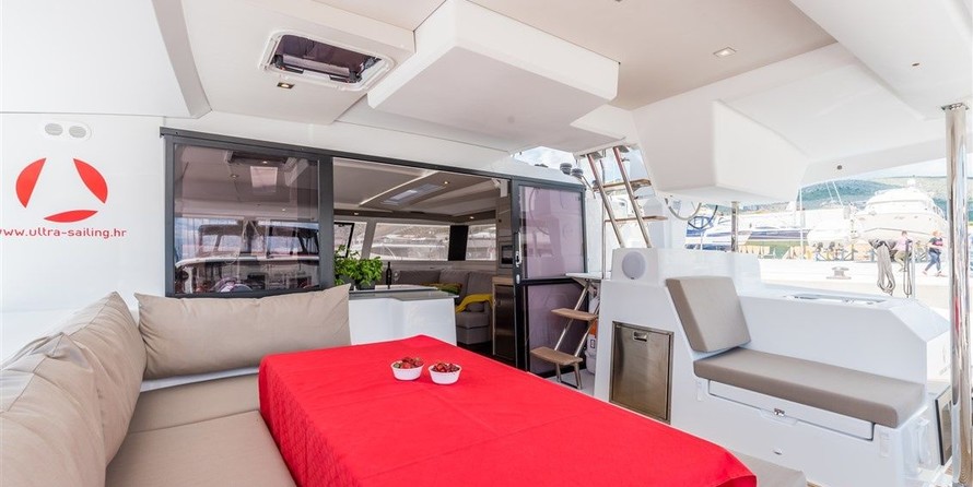Fountaine Pajot Saona 47